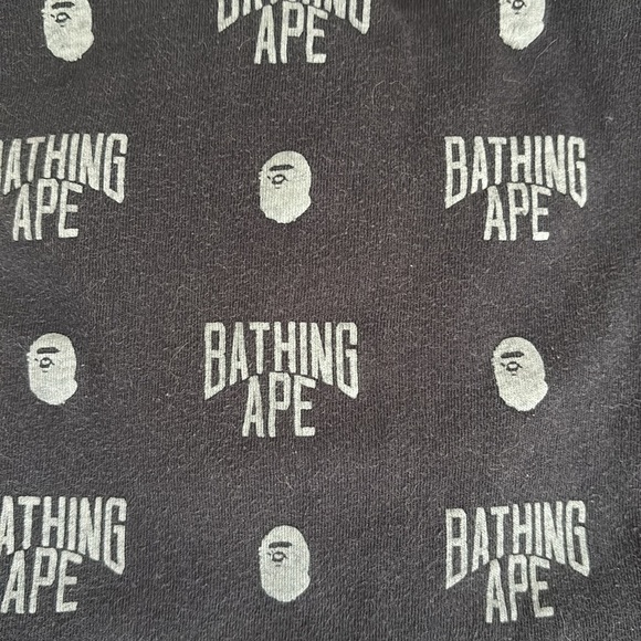 Kids ‼️BATHING APE Black Graphic T-Shirt size 150JP 10US (runs small) - Picture 5 of 5
